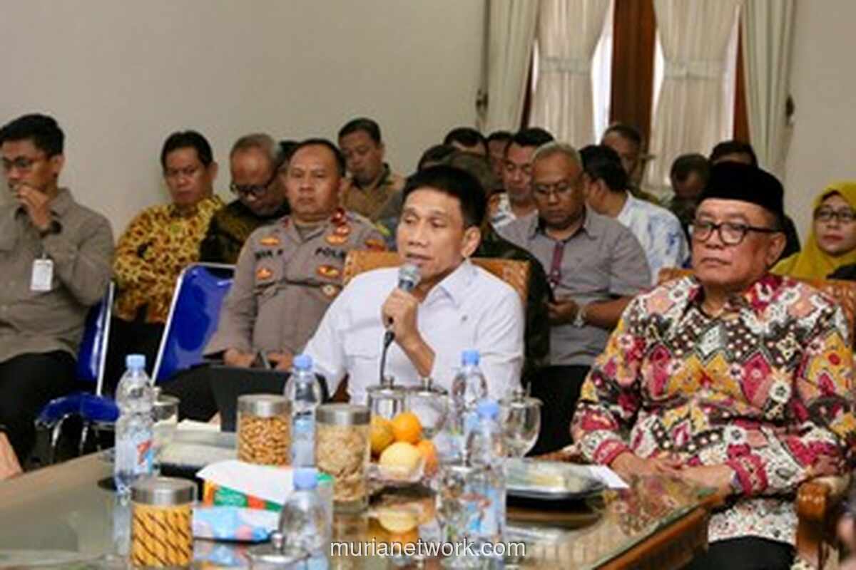 Wamen Dalam Negeri Tekankan Sinergi Pusat-Daerah untuk Program MBG dan Koperasi