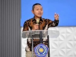 Wamendikdasmen Soroti Kesenjangan Mutu Sekolah Negeri-Swasta, Guru Jadi Kunci