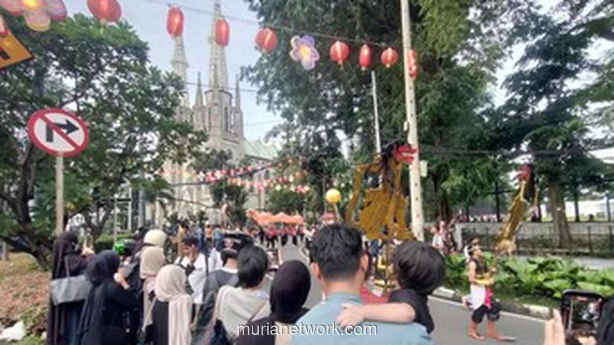 Festival Imlek Nusantara Warna-warni Jakarta, Warga Ramai Saksikan Kirab Budaya