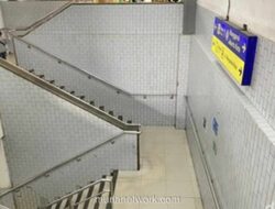 Stasiun Depok Baru Dinilai Tak Aksesibel, Penumpang Lansia dan Disabilitas Terhambat Tangga