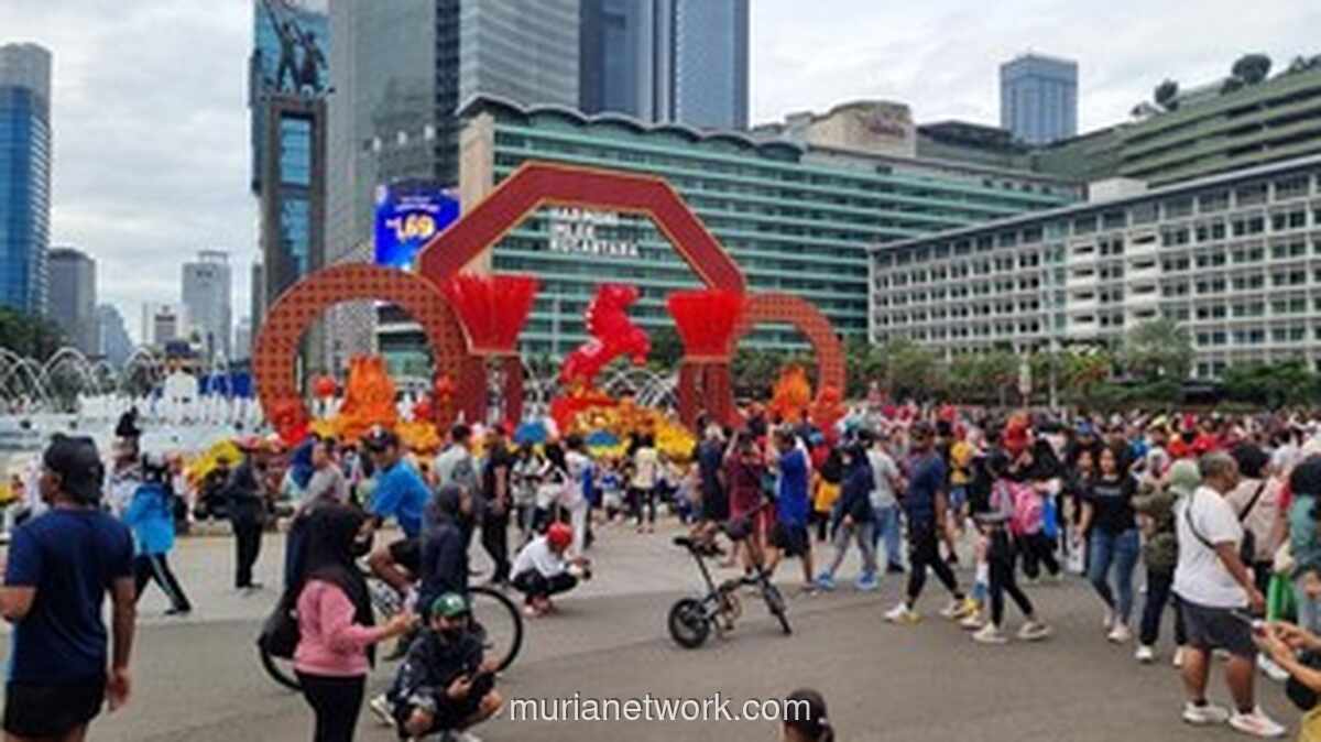 Warga Padati CFD Sudirman-Thamrin Pekan Terakhir Sebelum Ramadan