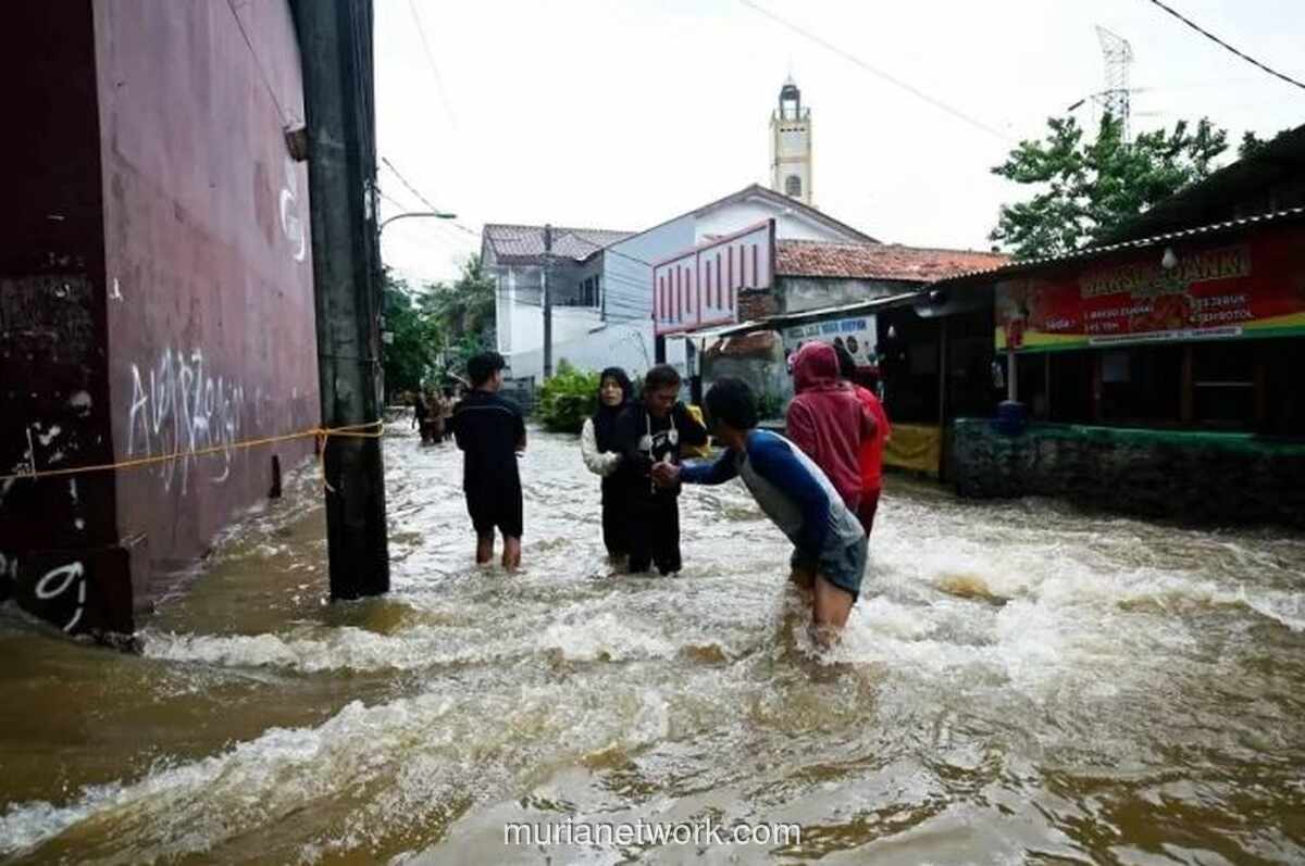 11 Titik Genangan Lumpuhkan Sejumlah Ruas Jalan di Jakarta