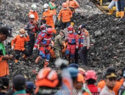 Longsor Sampah di Bantargebang Tewaskan 6 Orang