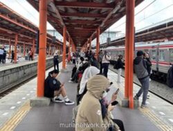 Kebijakan WFA Lebaran 2026 Resmi Berlaku, KRL di Bekasi Terasa Sepi