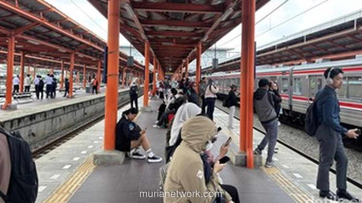 Kebijakan WFA Lebaran 2026 Resmi Berlaku, KRL di Bekasi Terasa Sepi
