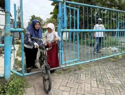Portal Pandemi Masih Tertutup, Warga dan Siswa di Rungkut Menanggal Kesulitan Akses