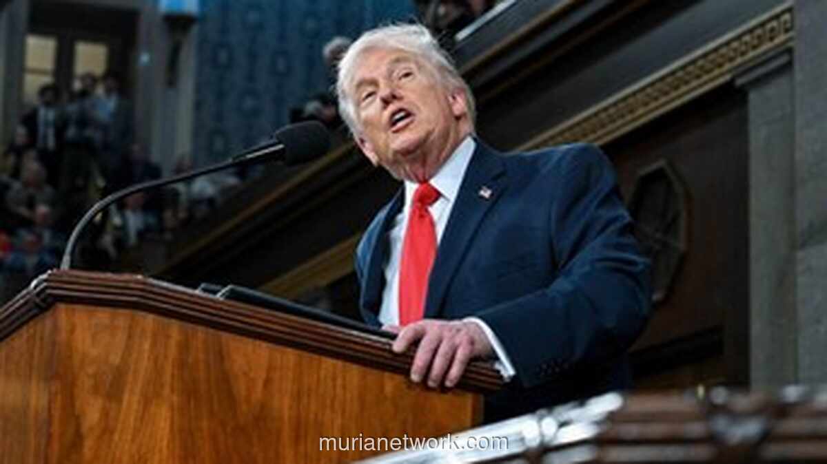 Trump Ancam Serang Iran Sangat Keras Pekan Depan