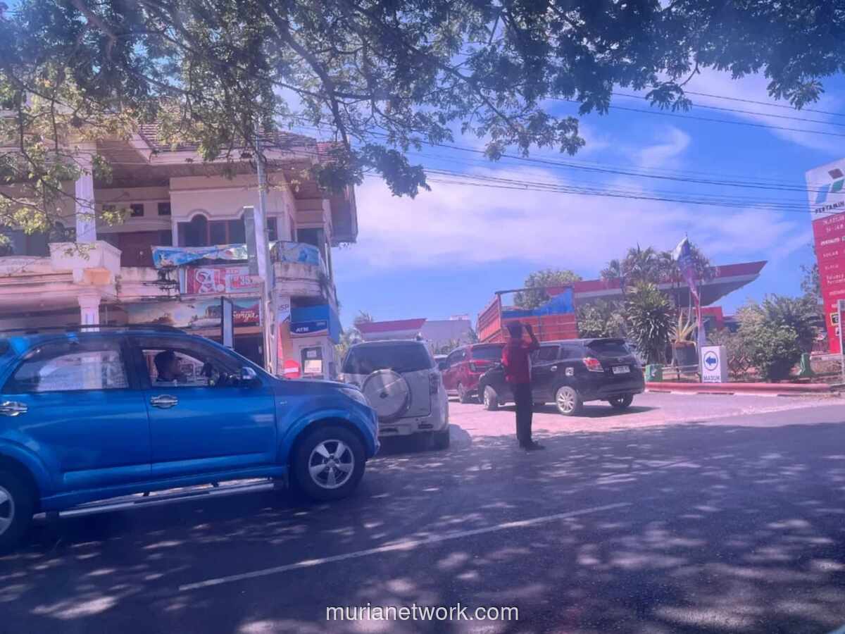 Antrean Panjang dan Stok Habis, Warga Bone Kesulitan Dapat BBM Subsidi
