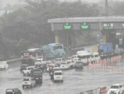 Arus Balik Lebaran Tembus 106 Ribu Kendaraan di Gerbang Tol Cikampek Utama