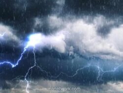 Wisatawan Tewas Tersambar Petir Saat Mandi di Pantai Lumajang