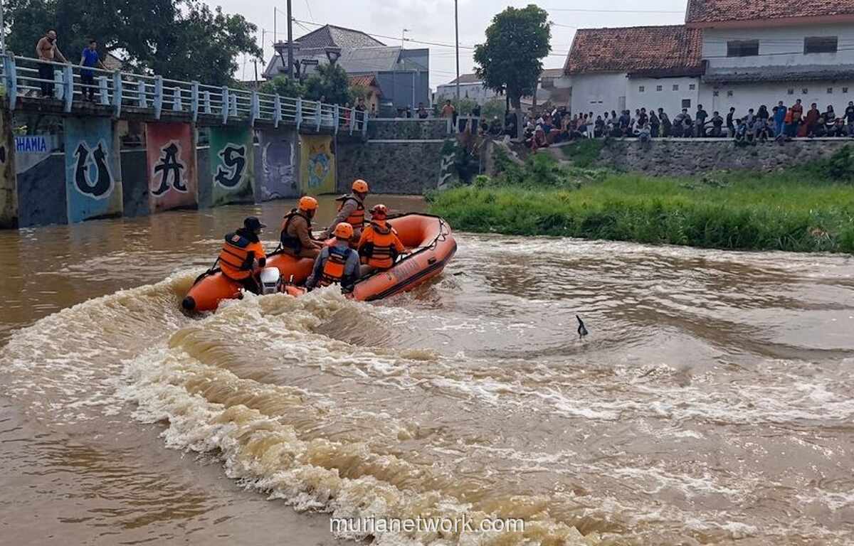 Ibu dan Anak Diduga Mencebur ke Sungai Tonjung, Pencarian Berlanjut