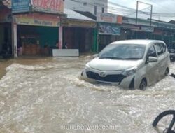 Tanggul Jebol, Jalan Raya Klaten-Gunungkidul Lumpuh Total Diterjang Banjir
