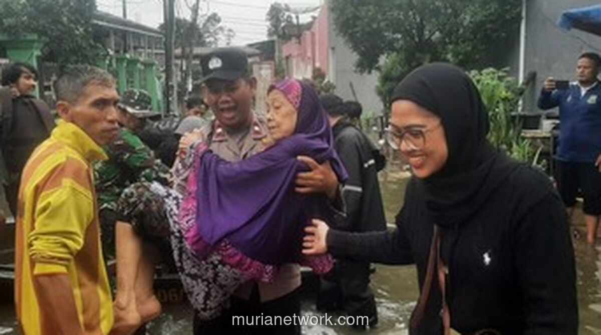 Polres Metro Tangerang Kota Turun Langsung Evakuasi Warga Terdampak Banjir