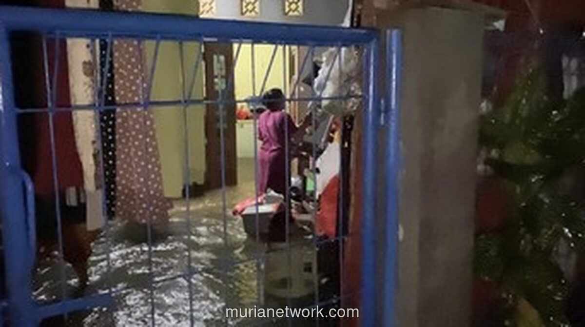 Hujan Deras dan Banjir Rendam Permukiman di Setu Pedongkelan, Depok
