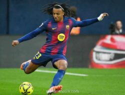 Barcelona Buka Peluang Jual Jules Kounde Musim Depan