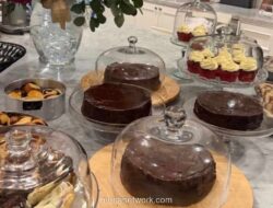 BCL Sibuk Masak Rendang 25 Kg dan Kue Cokelat untuk Tradisi Lebaran