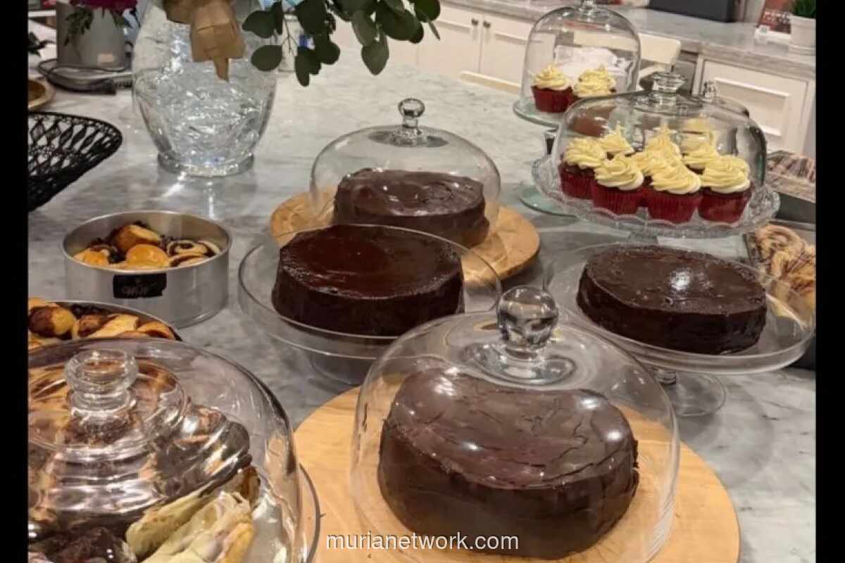 BCL Sibuk Masak Rendang 25 Kg dan Kue Cokelat untuk Tradisi Lebaran