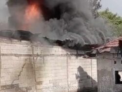 Kebakaran Pabrik Helm di Bogor Belum Sepenuhnya Padam, Titik Api di Gudang Bahan Kimia Jadi Sorotan