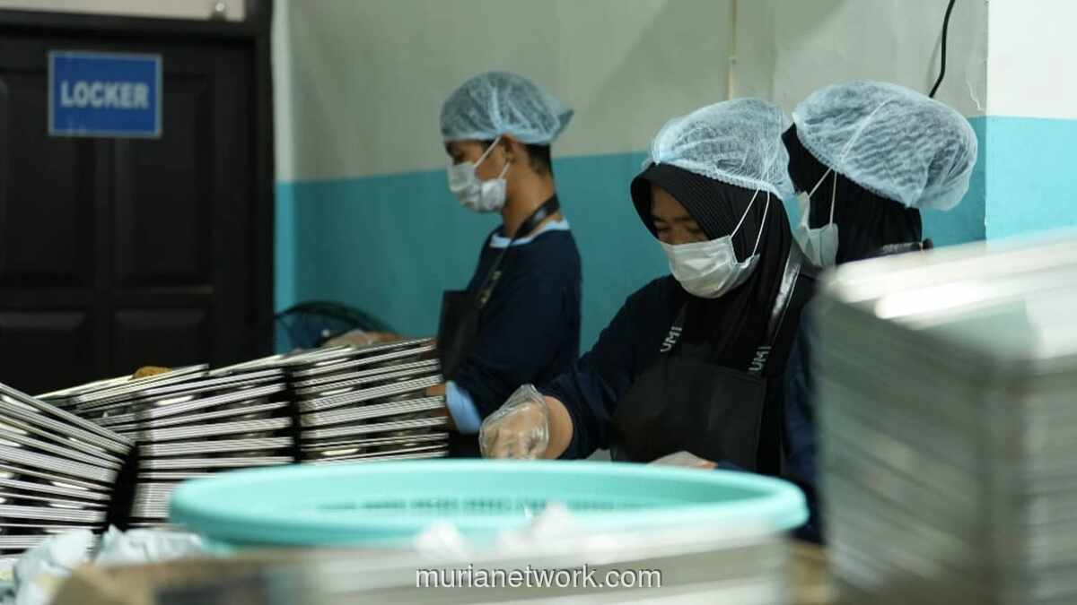 BGN Hentikan Sementara Ratusan Dapur MBG di Indonesia Timur karena Tak Miliki Sertifikat Higiene