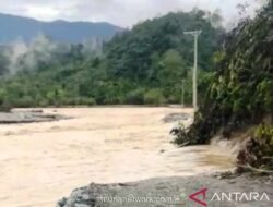 Longsor Putuskan Akses Jalan ke Komunitas Adat Sikundo di Aceh Barat