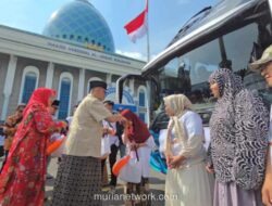 BPKH Lepas 675 Peserta Program Angkutan Gratis Balik Kerja di Surabaya