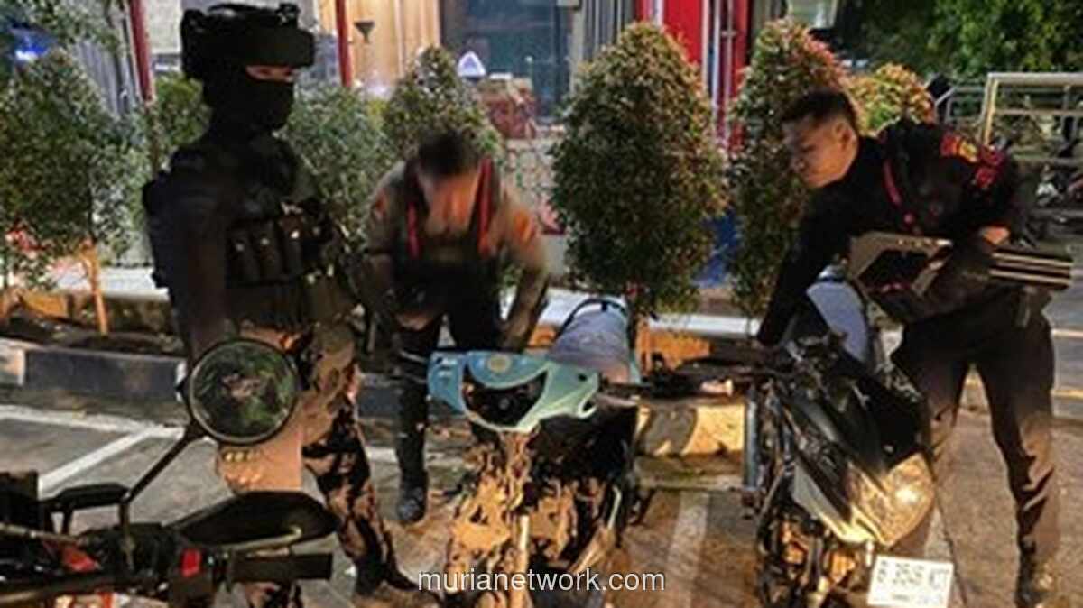 Brimob Bubarkan Aksi Balap Liar di Duren Sawit, Tiga Pemuda Diamankan