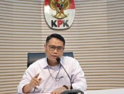 KPK Tetapkan Bupati Cilacap Tersangka Kasus Pemerasan Dana THR