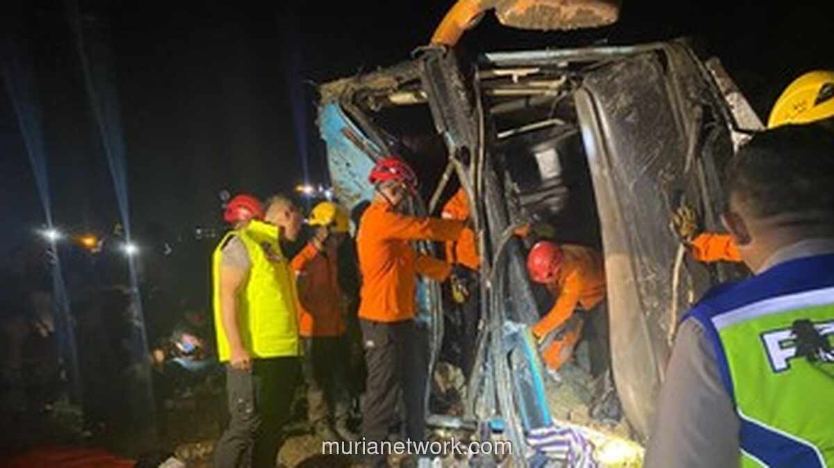 Bus Tabrak Pikap Mogok di Tol Pejagan-Pemalang, Satu Tewas