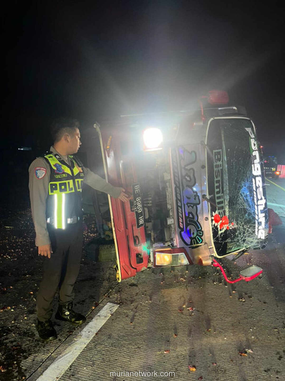 Bus Agra Mas Tabrak Truk Bawang di Tol Solo-Ngawi, 1 Tewas dan 31 Luka-luka