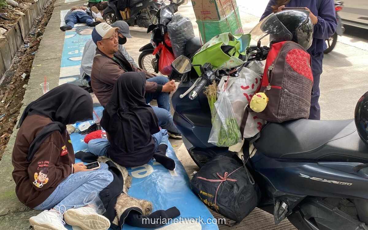 Pemudik Motor Pilih Perjalanan Santai Demi Kesehatan Anak di Jalur Bekasi