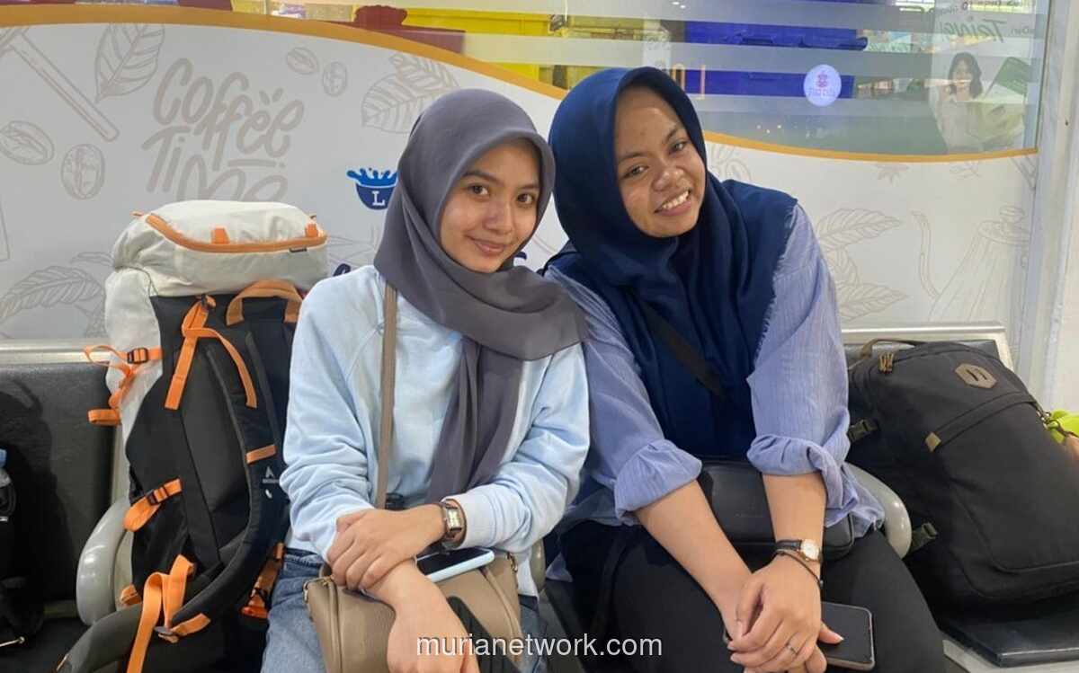 Pemudik Rela Begadang Demi Tiket Kereta, Stasiun Jakarta Dipadati 54 Ribu Penumpang