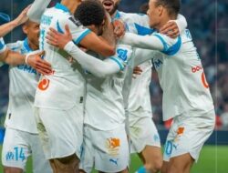Aubameyang Jadi Pahlawan, Marseille Balikkan Keunggulan Lyon 3-2 di Injury Time