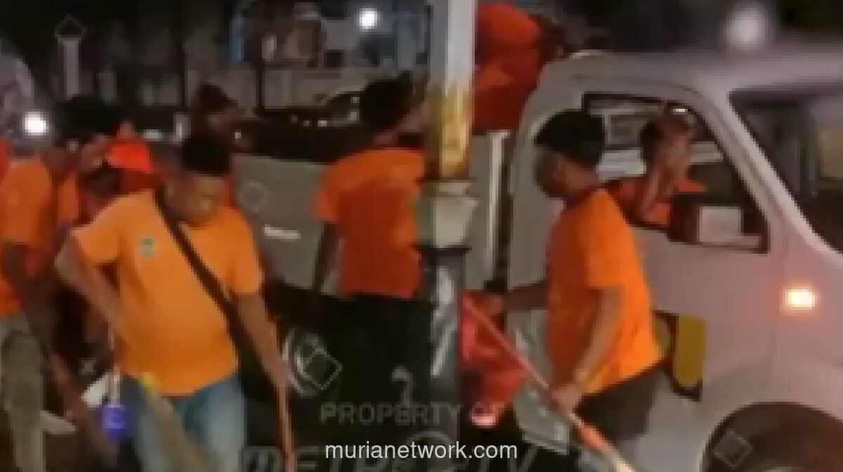 Petugas Kebersihan Purwakarta Tinggalkan Keluarga Demi Kebersihan Kota Saat Lebaran