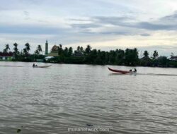 Warga Desa Pallime di Bone Bertumpu pada Sungai sebagai Jalan Utama