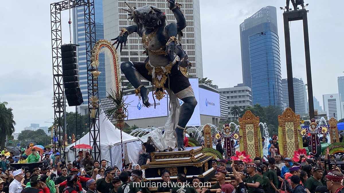 Pawai Ogoh-ogoh Warna-warni Warnai Car Free Day di Bundaran HI