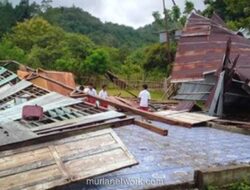 Gedung SD Swadaya di Manggarai Barat Rata dengan Tanah Diterjang Angin Kencang