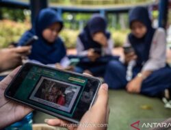 Anggota DPR Desak Kemendikdasmen dan Kemenkominfo Sinkronkan Aturan Larangan Medsos untuk Anak