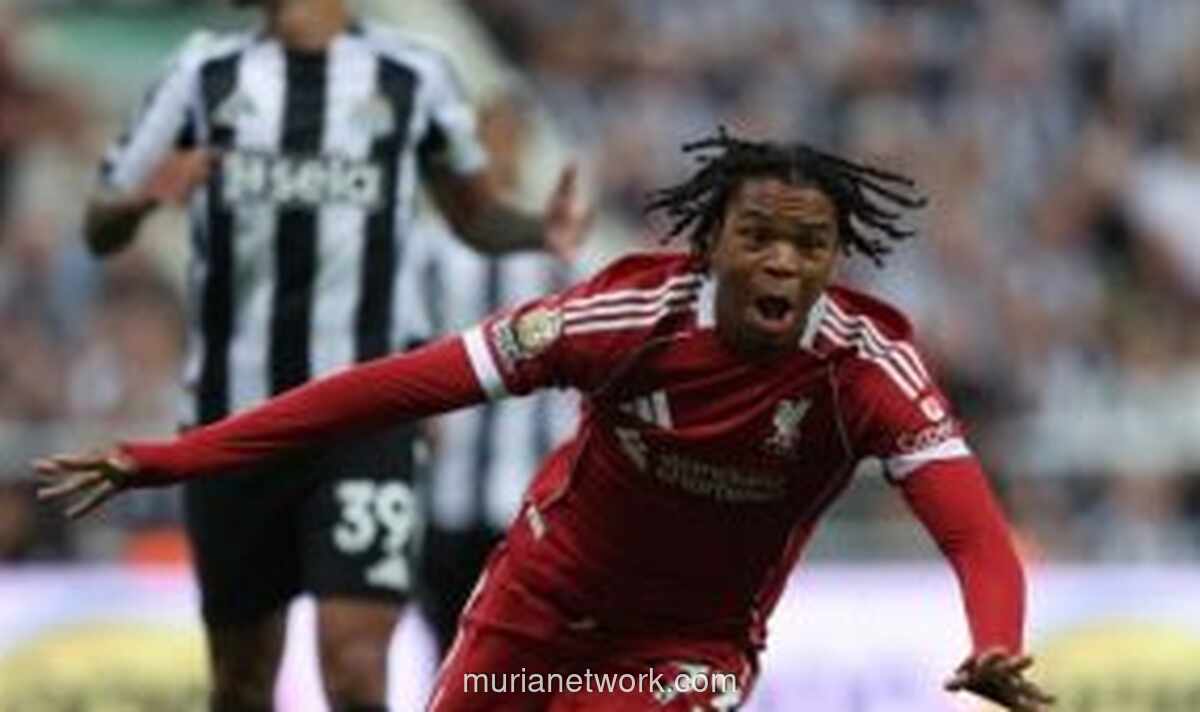 Gerrard dan Carragher Desak Slot Jadikan Ngumoha Starter Gantikan Gakpo