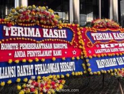 Warga Pekalongan Kirim Karangan Bunga Dukungan untuk KPK Usai Bupati Ditahan