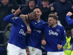 Everton Hajar Chelsea 3-0, Perkasa di Goodison Park