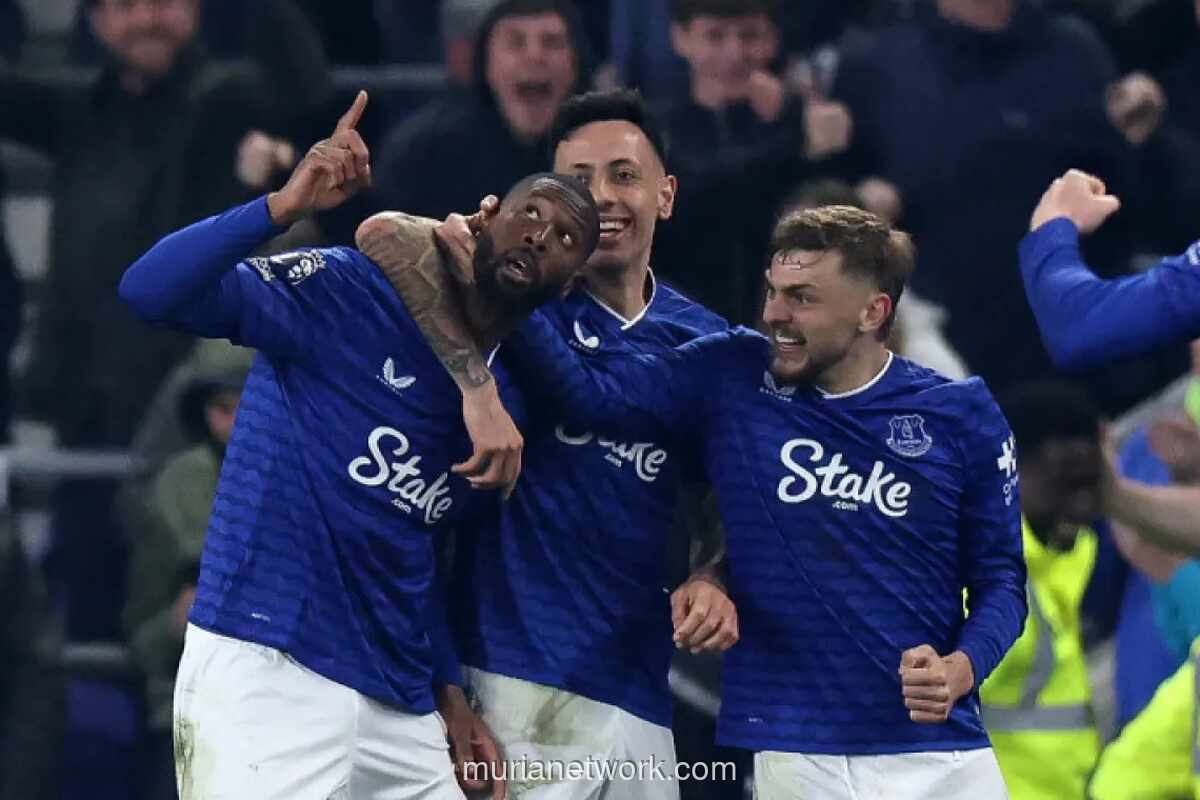 Everton Hajar Chelsea 3-0, Perkasa di Goodison Park