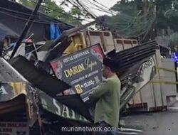 Truk Bermuatan Hebel Terbalik di Bogor Diduga karena Sopir Mengantuk, Kerugian Capai Rp 50 Juta