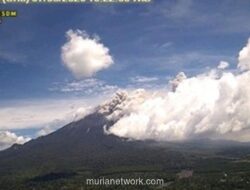 Gunung Semeru Erupsi Disertai Awan Panas, Warga Diimbau Jauhi Radius Bahaya
