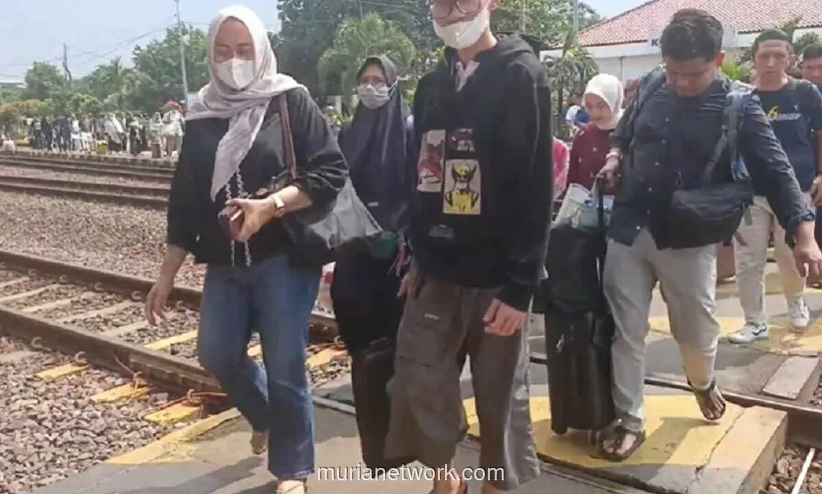Gelombang Mudik Lebaran 2026 Mulai Meningkat, Stasiun Cirebon Dipadati Penumpang