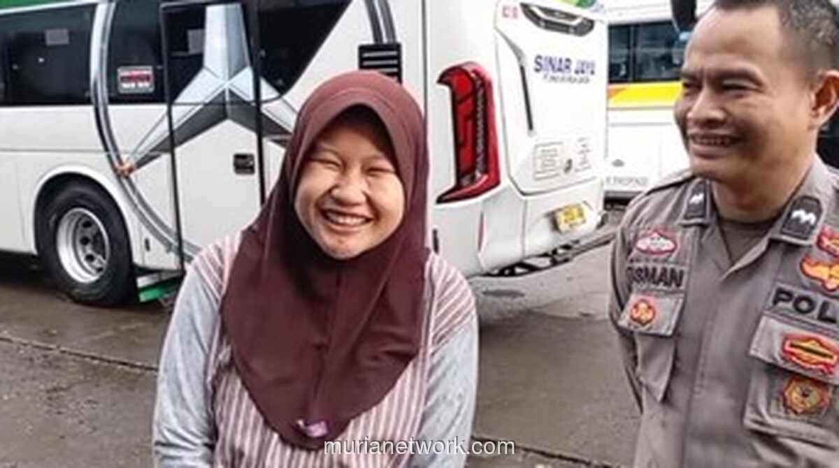 Polisi Bogor Bantu Ibu Hamil Pulang ke Purwokerto Usai Kehabisan Biaya