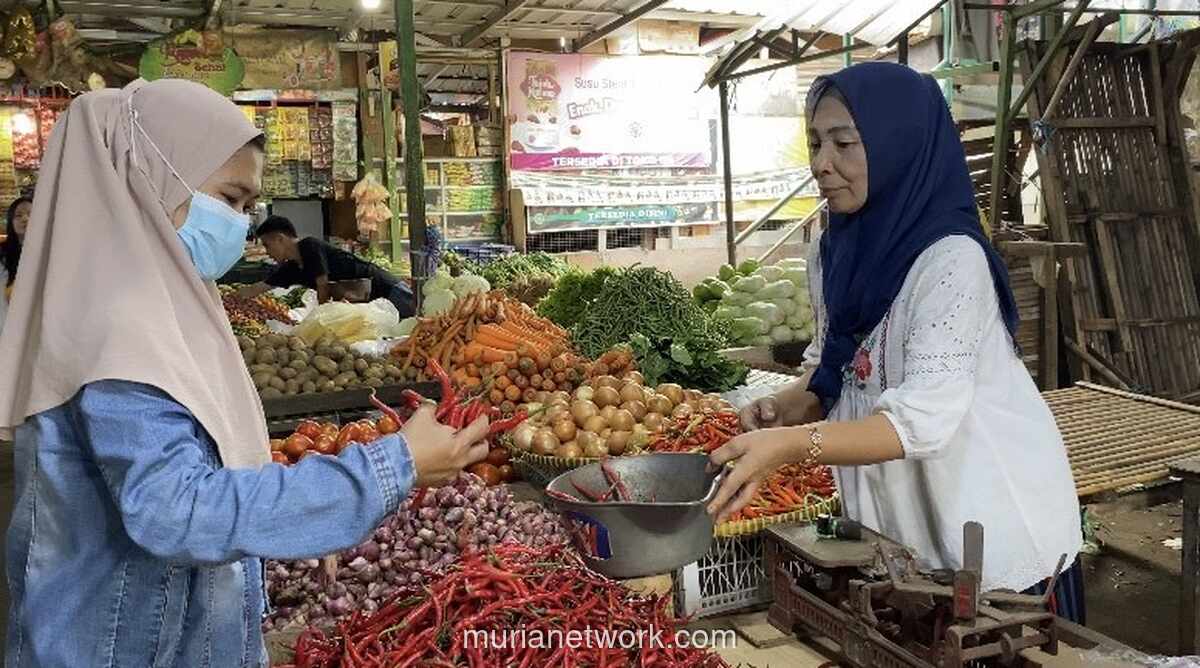 Harga Cabai Rawit Merah Melonjak, Bawang dan Daging Ayam Turun