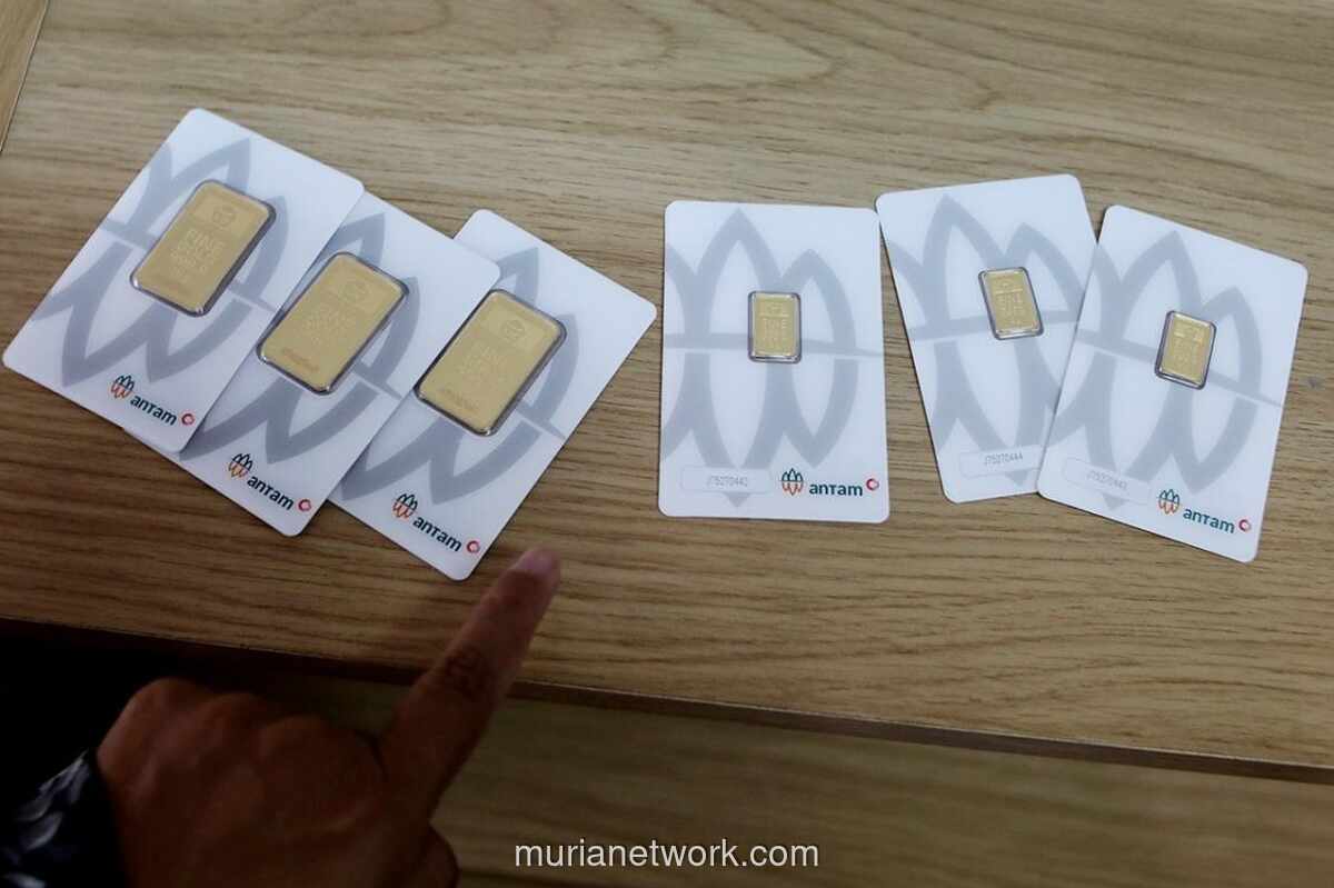Harga Emas Antam Turun Rp4.000, Buyback Ikut Melemah