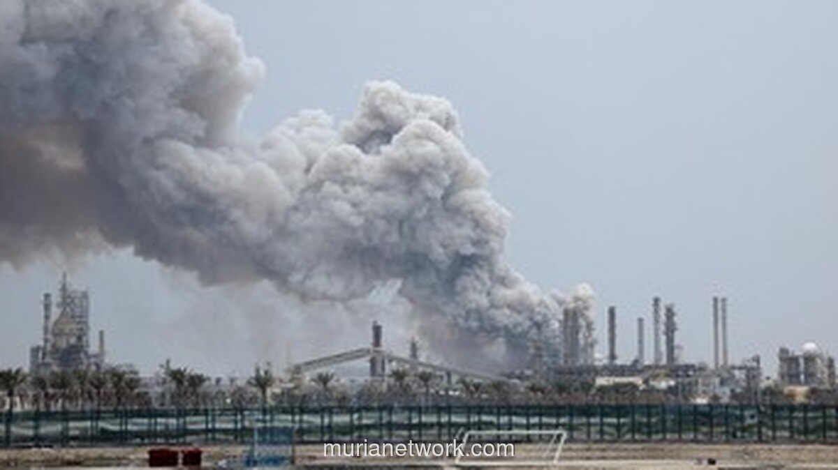 Harga Minyak Melonjak 30% Akibat Ketegangan Timur Tengah, Pasar Asia Anjlok