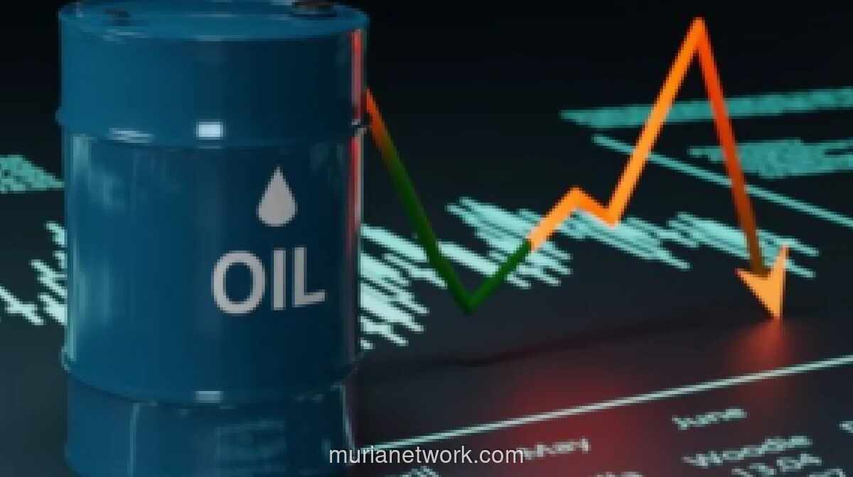 Harga Minyak Dunia Anjlomprong, Bahlil Tegaskan Pertalite Tak Naik