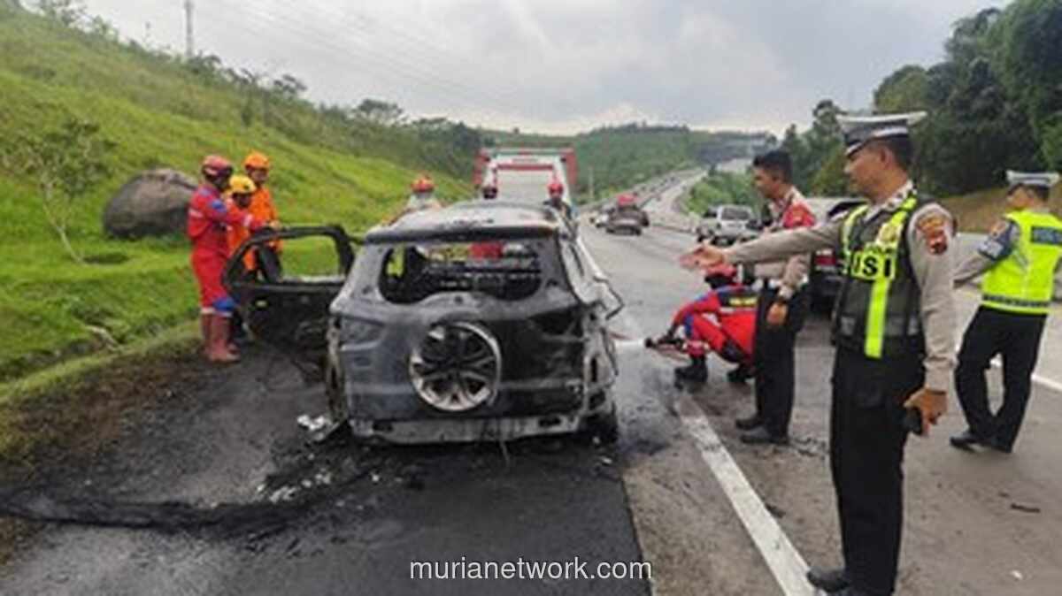 Mobil Terbakar di Tol Semarang-Solo, Seluruh Penumpang Selamat
